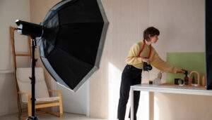 Read more about the article Simple Portrait Photography Lighting Setups for Beginners