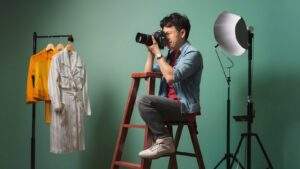Read more about the article 7 Essential Things Every Beginner Fashion Photographer Must Know